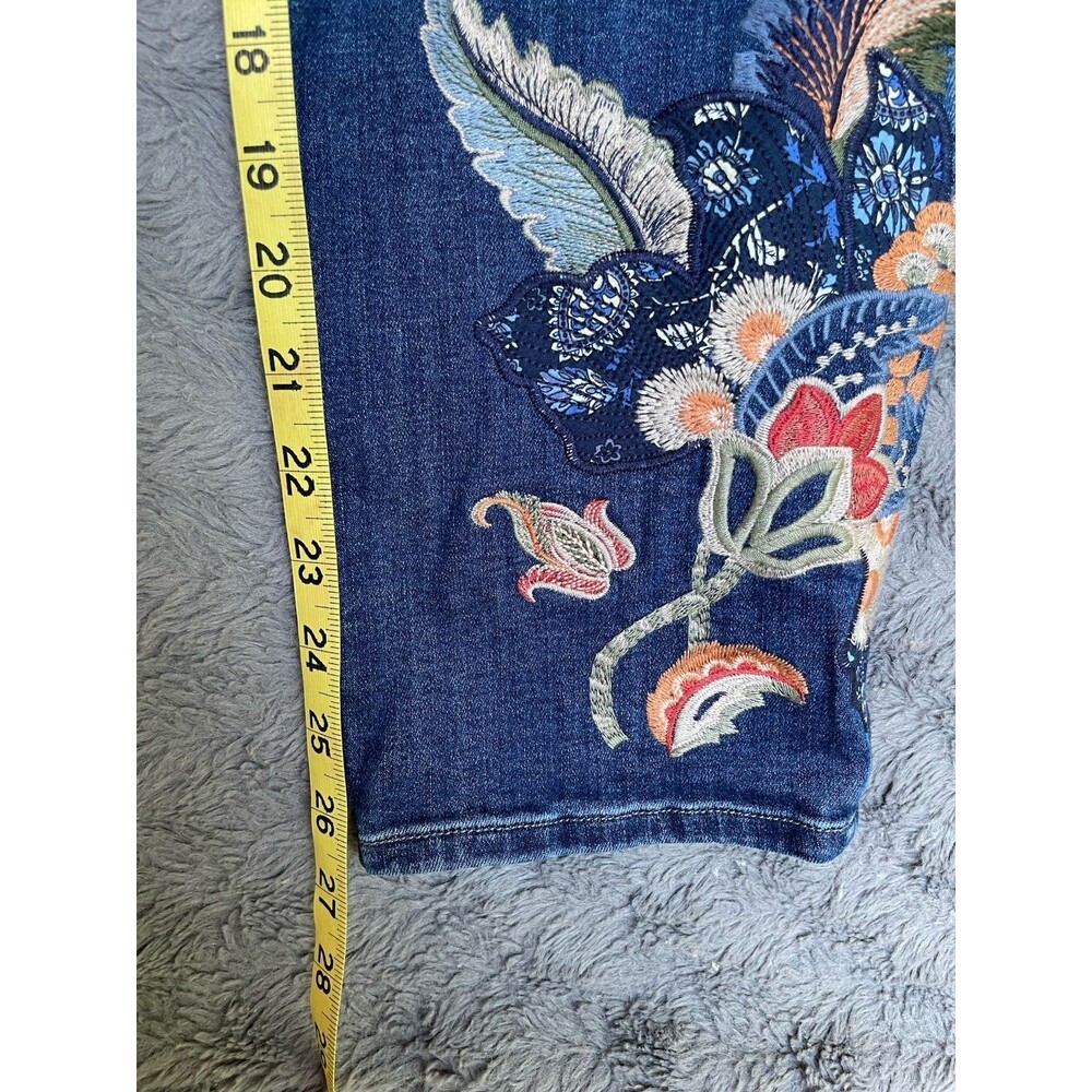 Chico’s 2.5 Pull On Jegging Ankle Jean Floral Embroidery Stretch Denim Sz 14R - Picture 10 of 16